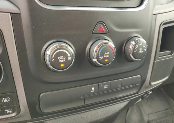 Dodge RAM cena 94500 przebieg: 144000, rok produkcji 2016 z Ostrołęka małe 407